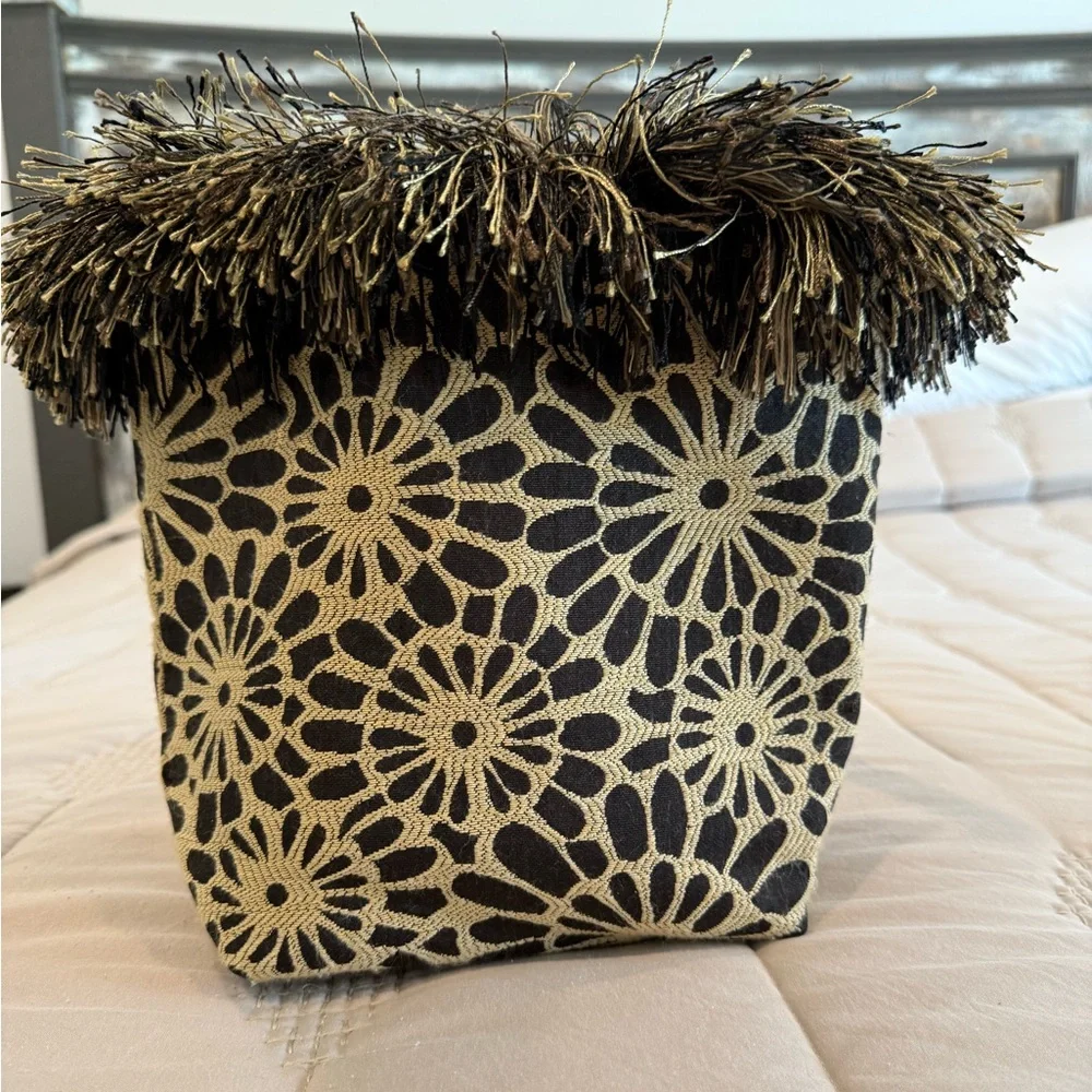 Bagolitas adorable tote bag is super fun! Perfect for many different occasions.